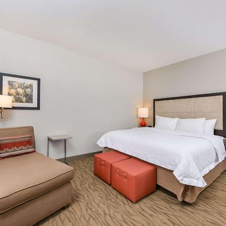 Hampton Inn Gonzales Exterior photo