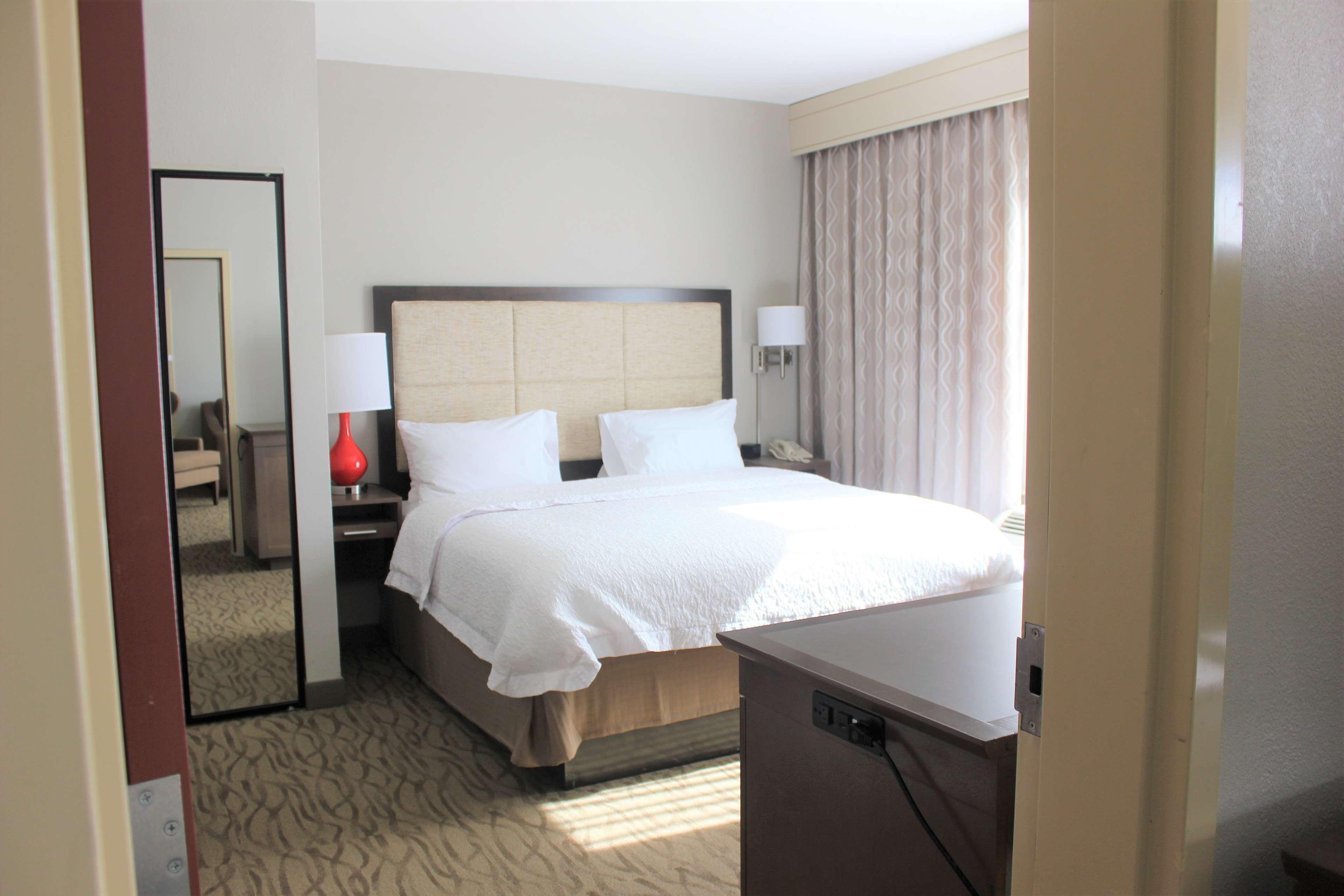 Hampton Inn Gonzales Exterior photo