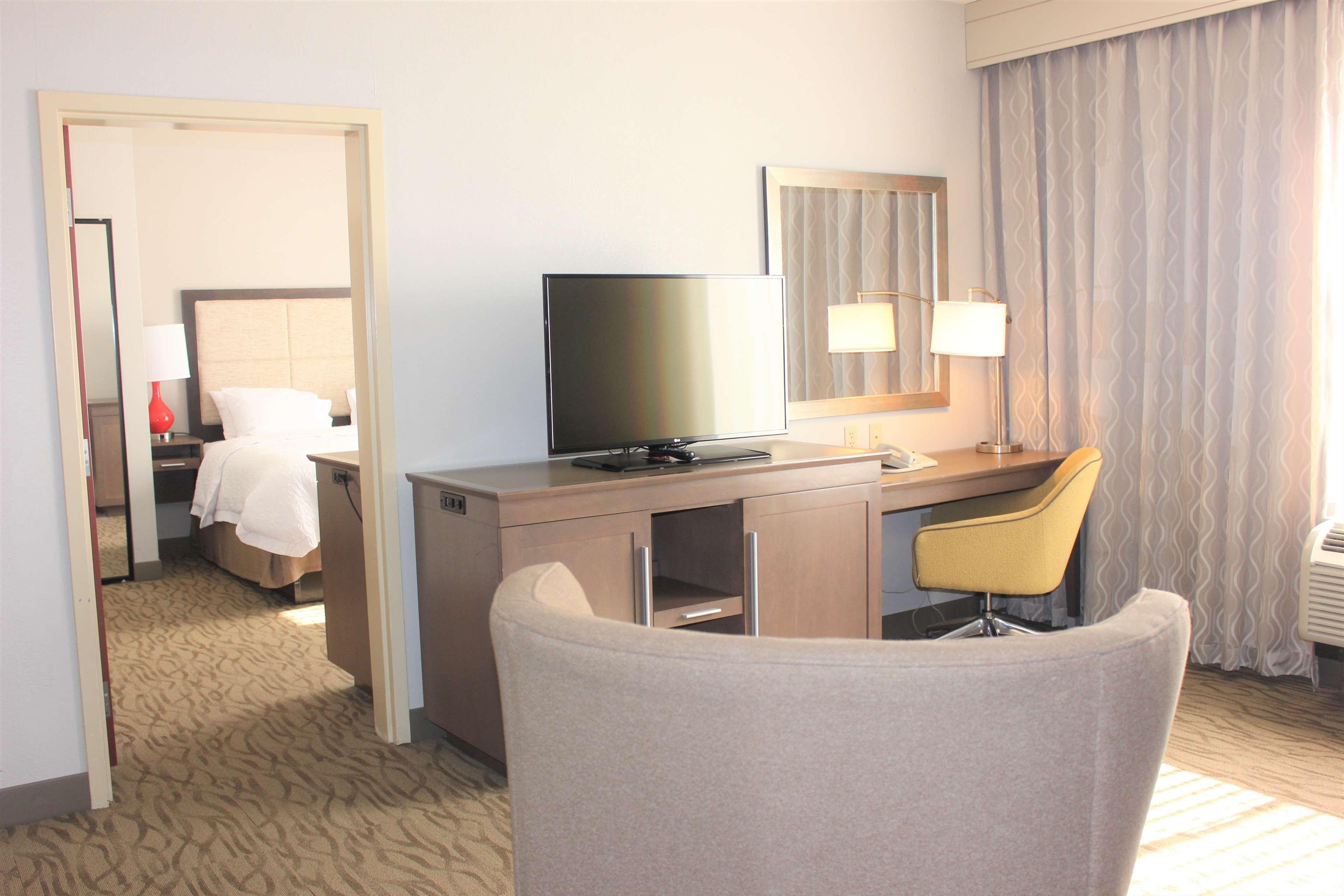 Hampton Inn Gonzales Exterior photo