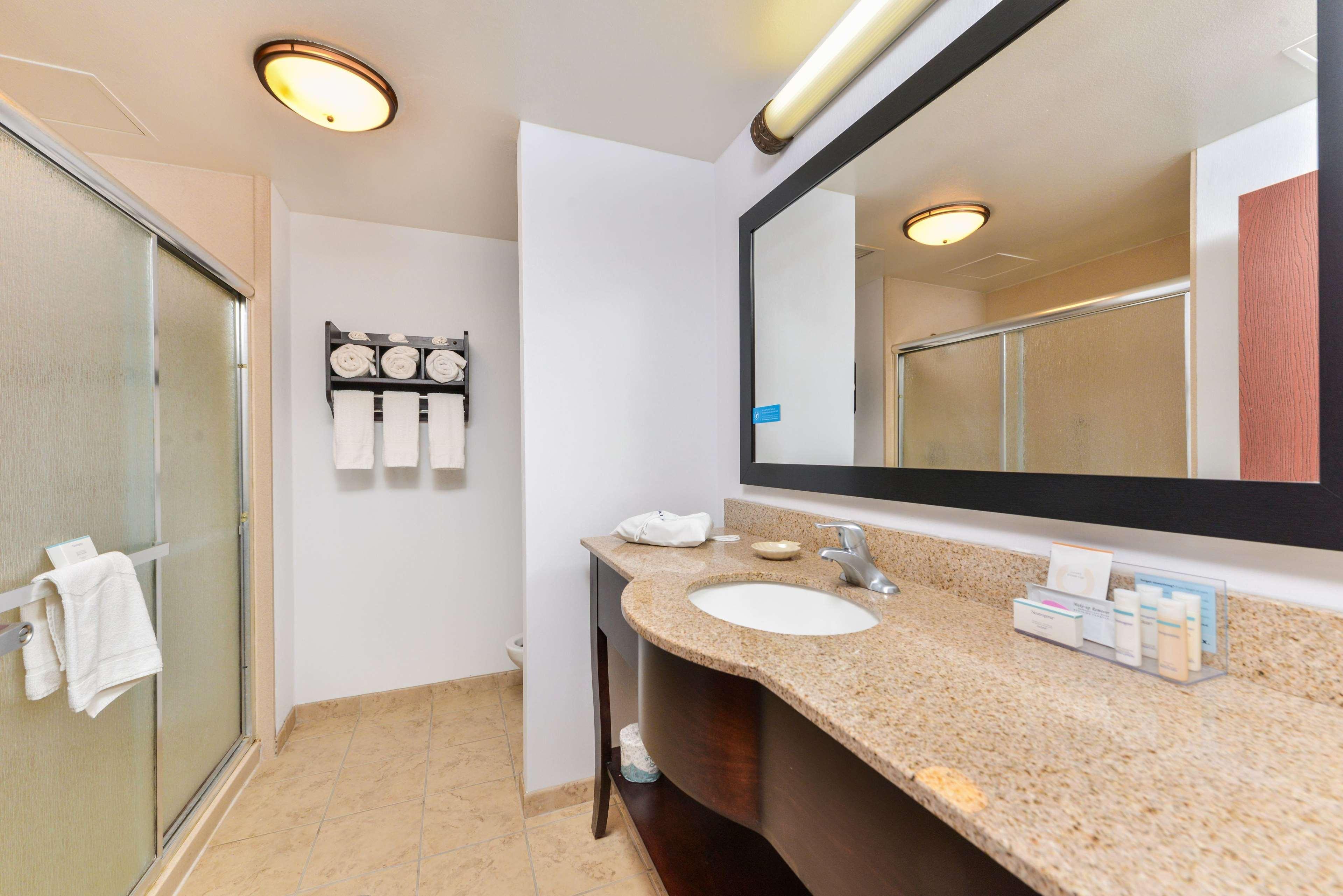 Hampton Inn Gonzales Exterior photo