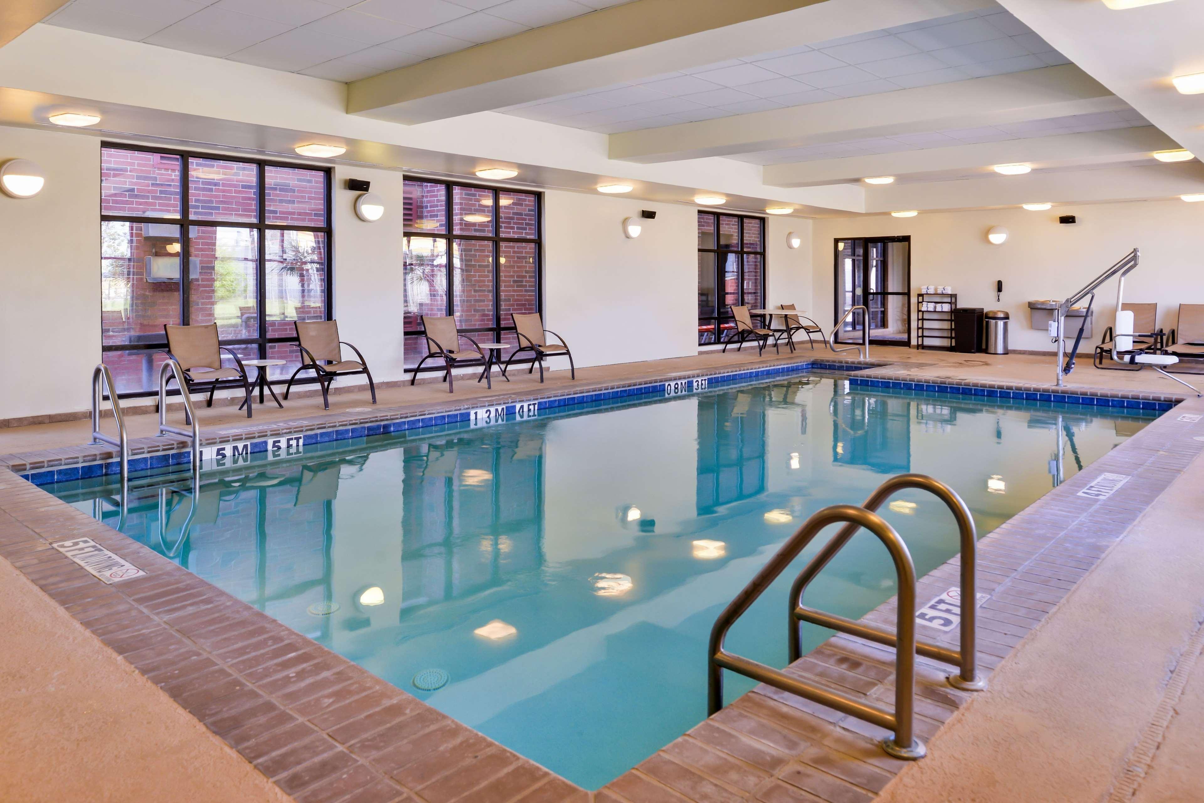 Hampton Inn Gonzales Exterior photo