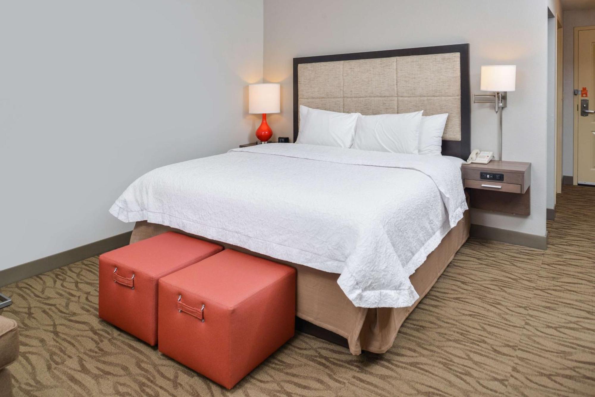 Hampton Inn Gonzales Exterior photo