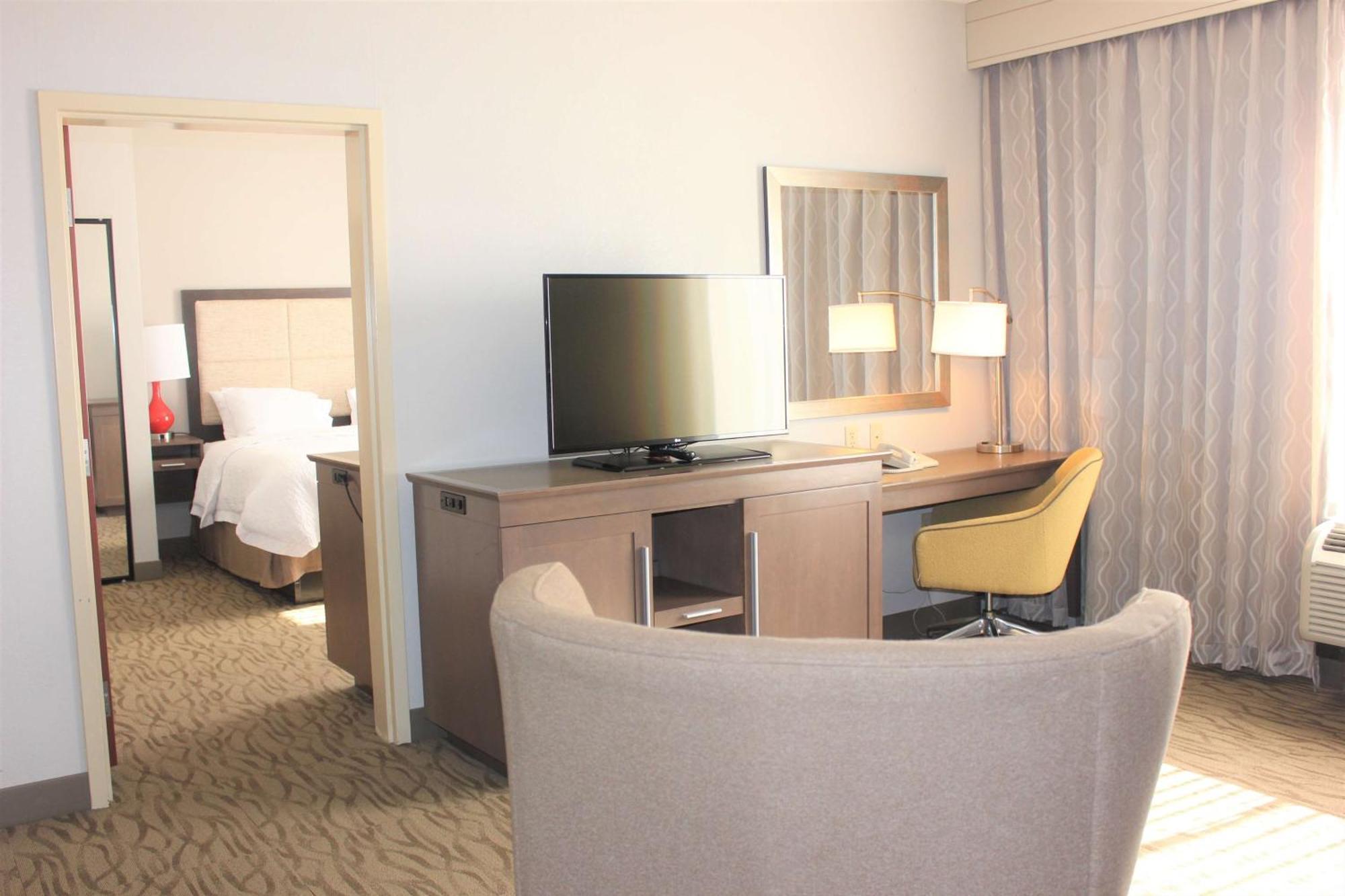 Hampton Inn Gonzales Exterior photo