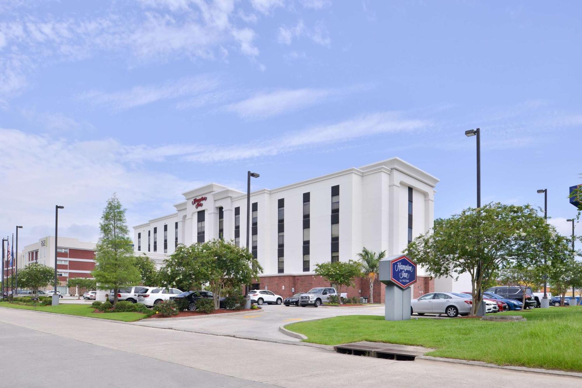 Hampton Inn Gonzales Exterior photo