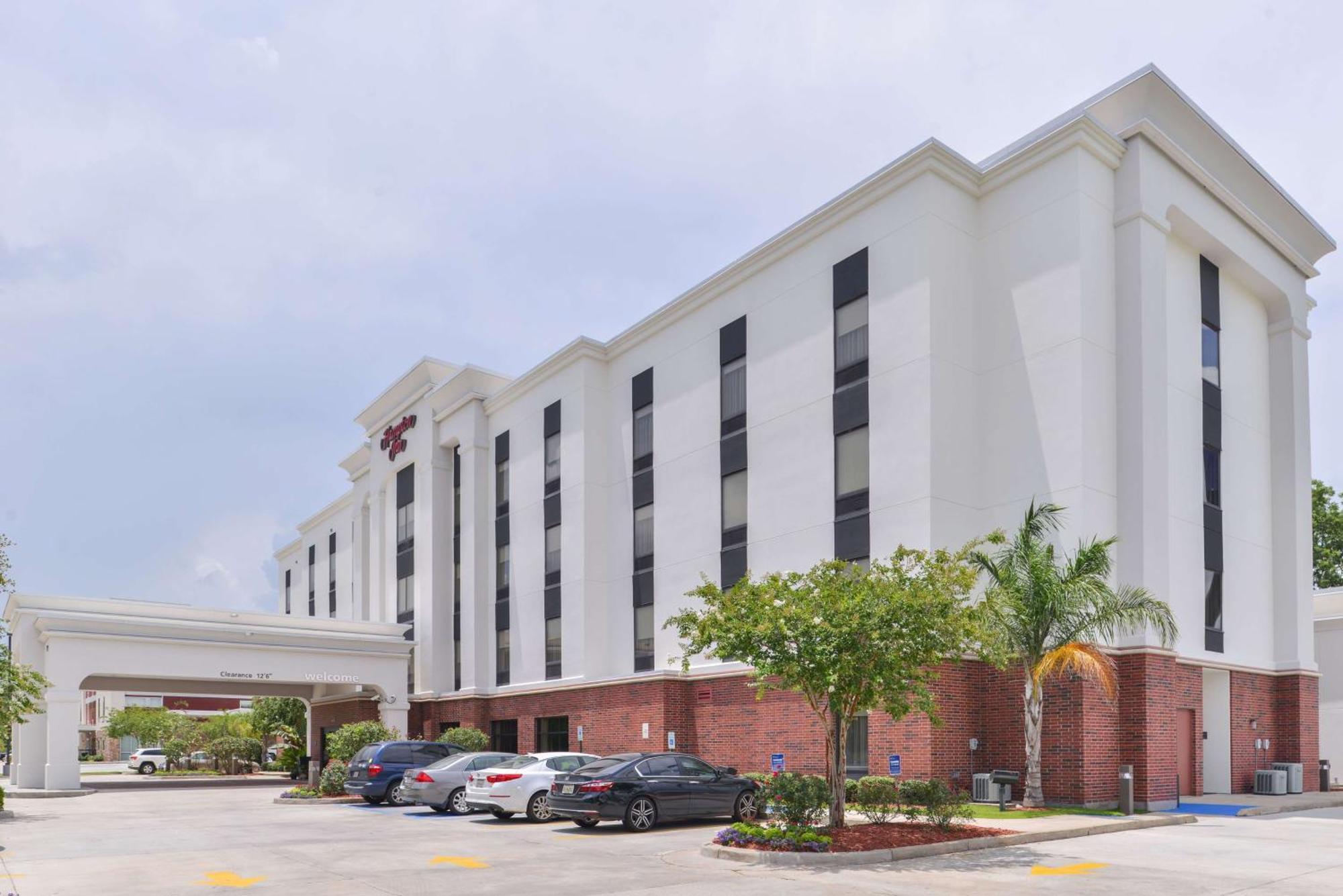 Hampton Inn Gonzales Exterior photo