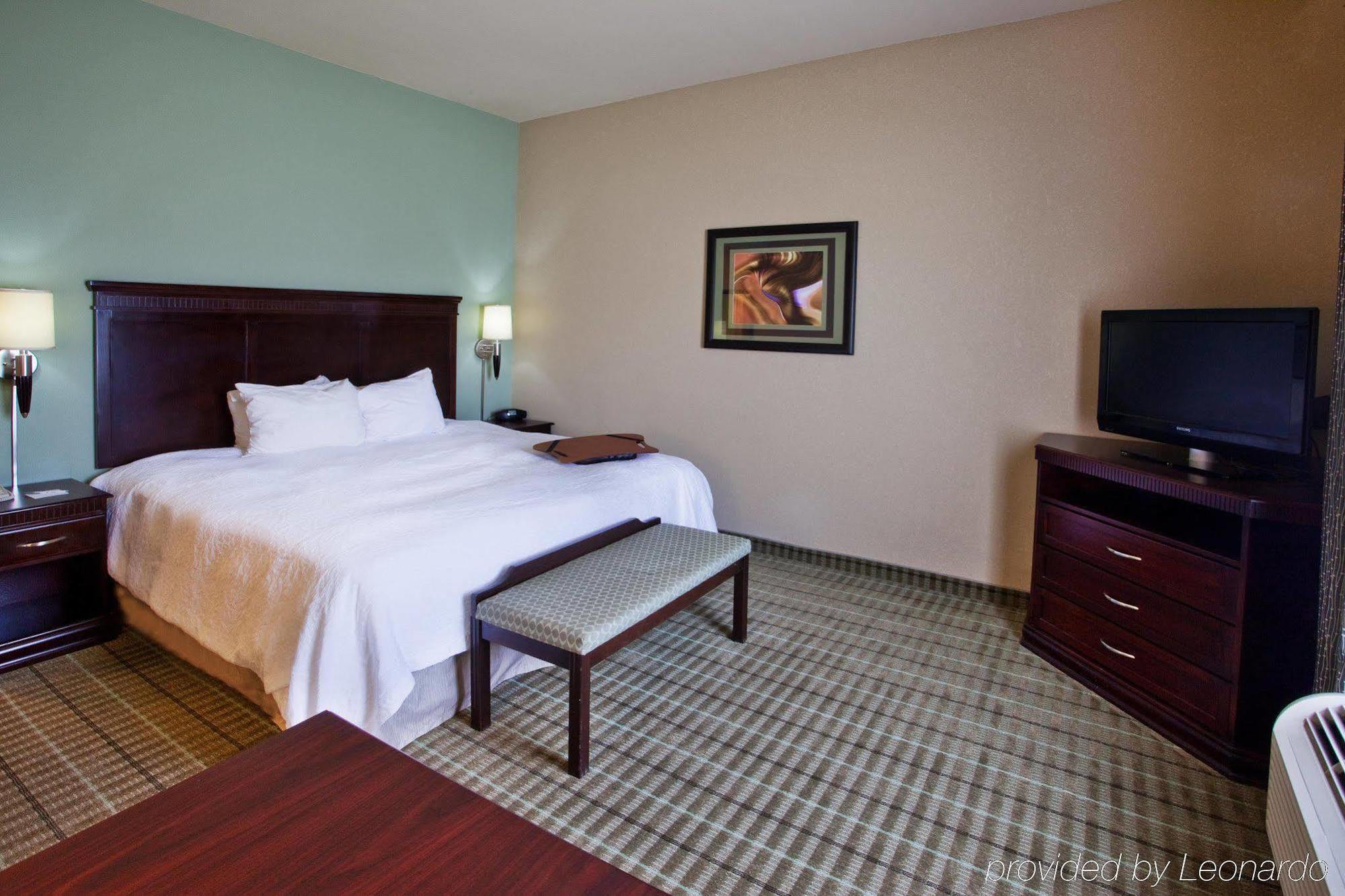 Hampton Inn Gonzales Exterior photo